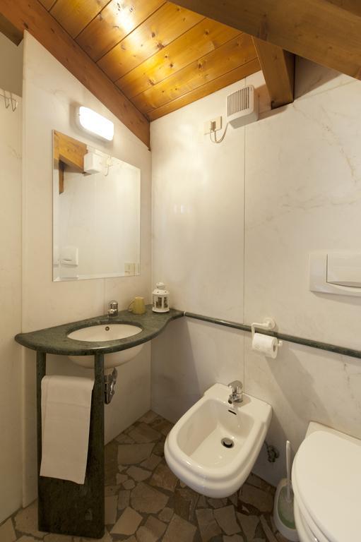 Hotel Caselle Сан Ладзаро ди Савена Екстериор снимка
