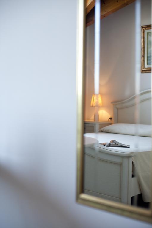 Hotel Caselle Сан Ладзаро ди Савена Екстериор снимка